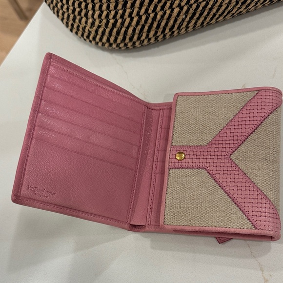 Yves Saint Laurent Pink and Beige wallet. - Picture 3 of 13
